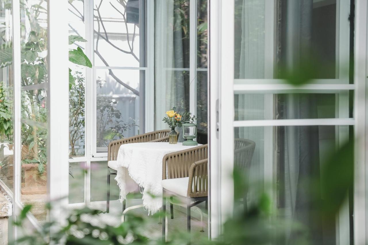 Shenzhen No'6 Garden Villa --French Window With Garden View,Close To Sea World &Shekou Ferry Port &K11 Ecoast &Subway Nearby ,Offer Western Food And Coffee &English Speaking With Tour Services Dış mekan fotoğraf