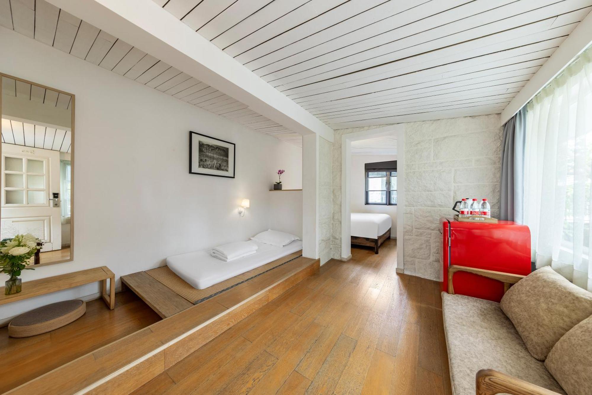 Shenzhen No'6 Garden Villa --French Window With Garden View,Close To Sea World &Shekou Ferry Port &K11 Ecoast &Subway Nearby ,Offer Western Food And Coffee &English Speaking With Tour Services Dış mekan fotoğraf