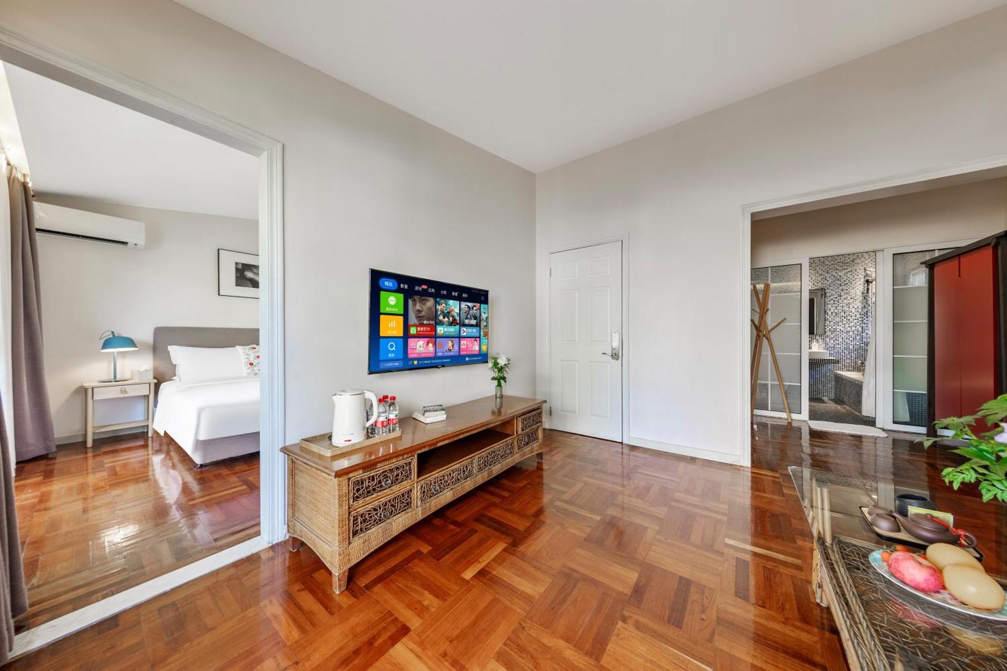 Shenzhen No'6 Garden Villa --French Window With Garden View,Close To Sea World &Shekou Ferry Port &K11 Ecoast &Subway Nearby ,Offer Western Food And Coffee &English Speaking With Tour Services Dış mekan fotoğraf