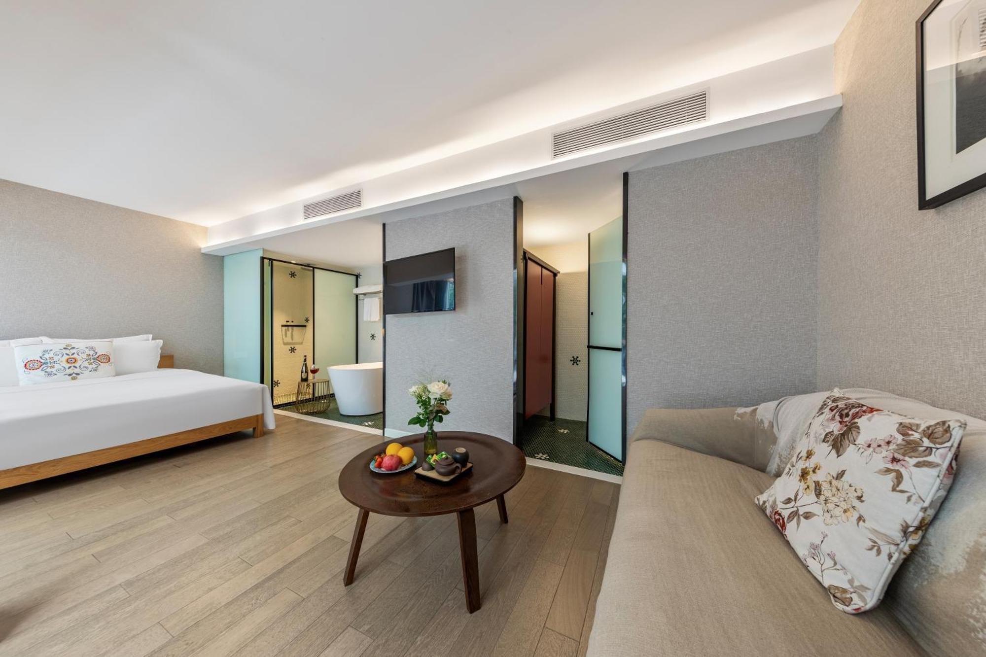 Shenzhen No'6 Garden Villa --French Window With Garden View,Close To Sea World &Shekou Ferry Port &K11 Ecoast &Subway Nearby ,Offer Western Food And Coffee &English Speaking With Tour Services Dış mekan fotoğraf