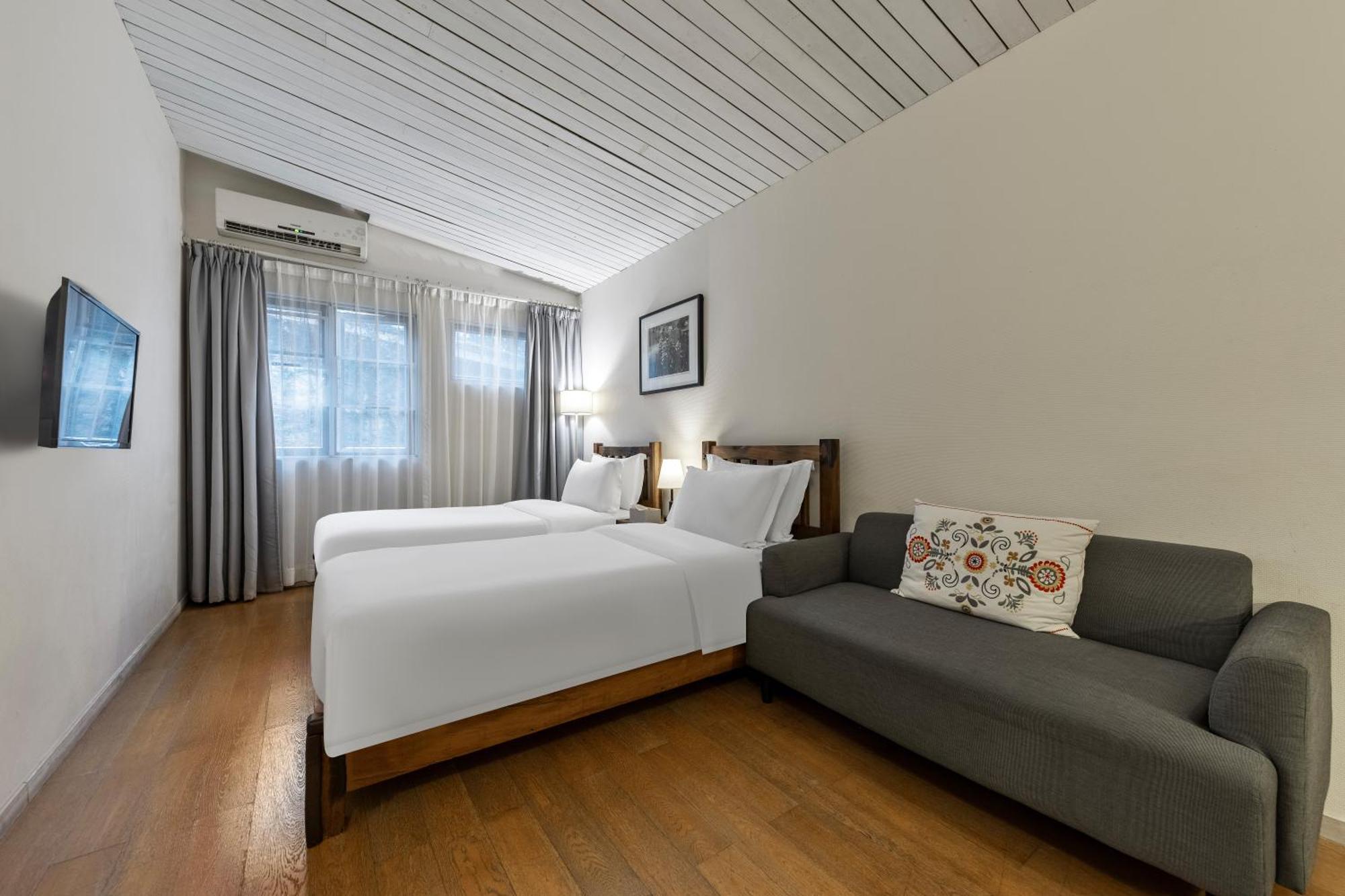 Shenzhen No'6 Garden Villa --French Window With Garden View,Close To Sea World &Shekou Ferry Port &K11 Ecoast &Subway Nearby ,Offer Western Food And Coffee &English Speaking With Tour Services Dış mekan fotoğraf