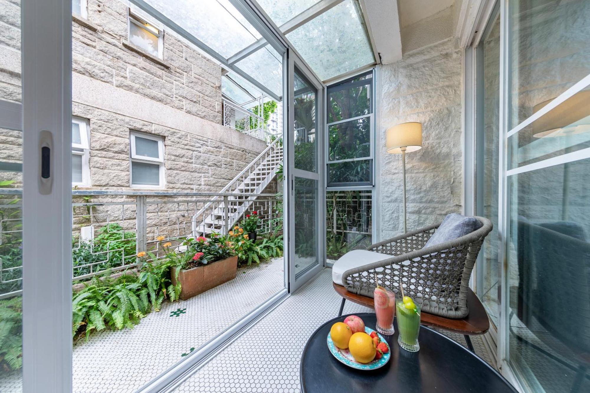 Shenzhen No'6 Garden Villa --French Window With Garden View,Close To Sea World &Shekou Ferry Port &K11 Ecoast &Subway Nearby ,Offer Western Food And Coffee &English Speaking With Tour Services Dış mekan fotoğraf